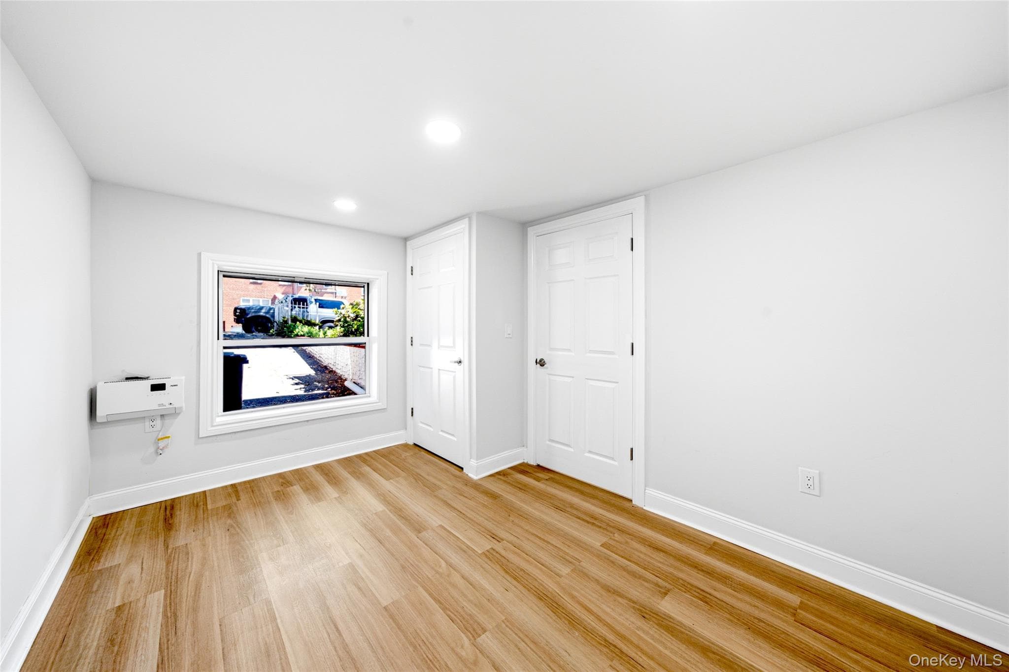 1010 E 230th Street thumbnail 31