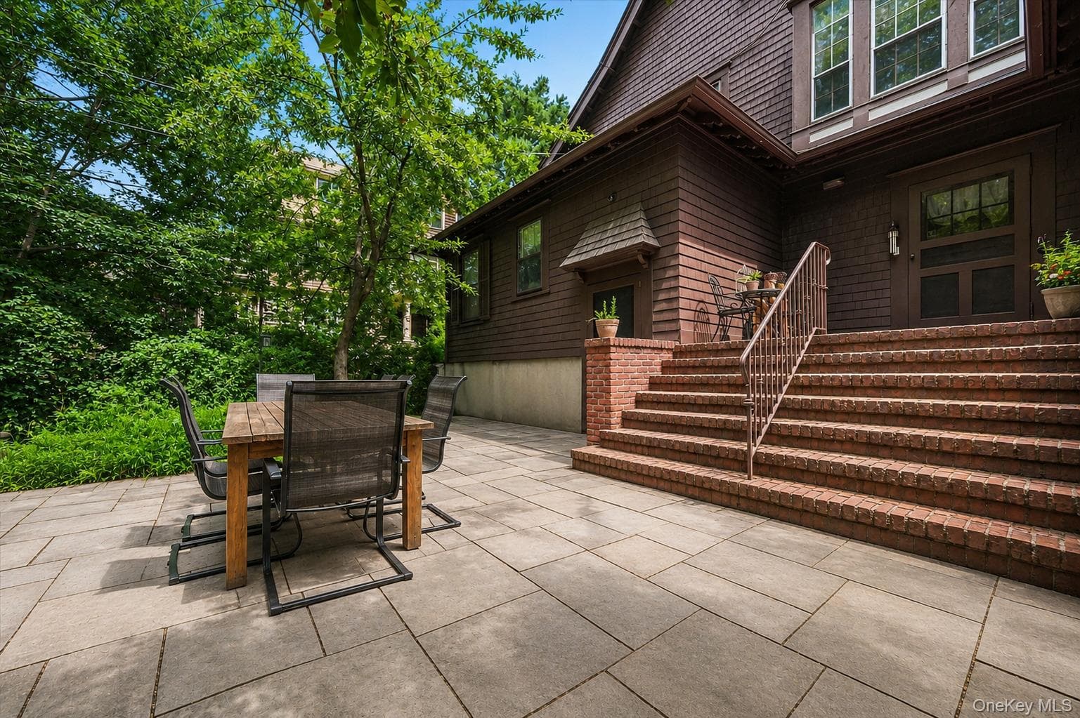 83 Hooker Avenue thumbnail 46
