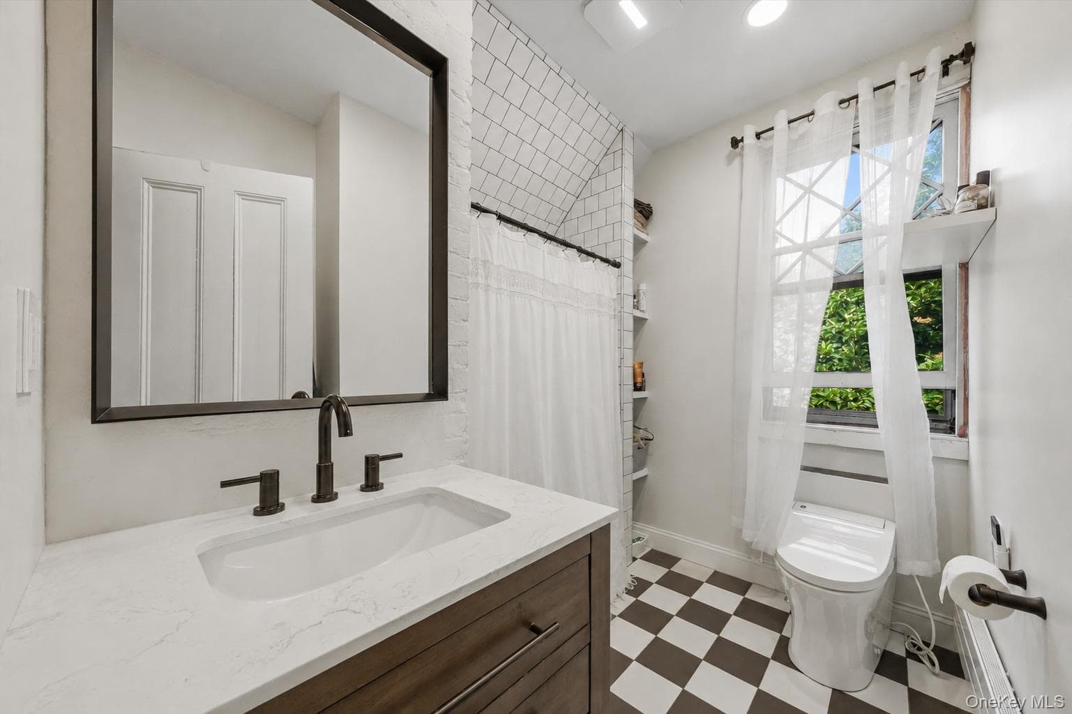 83 Hooker Avenue thumbnail 38