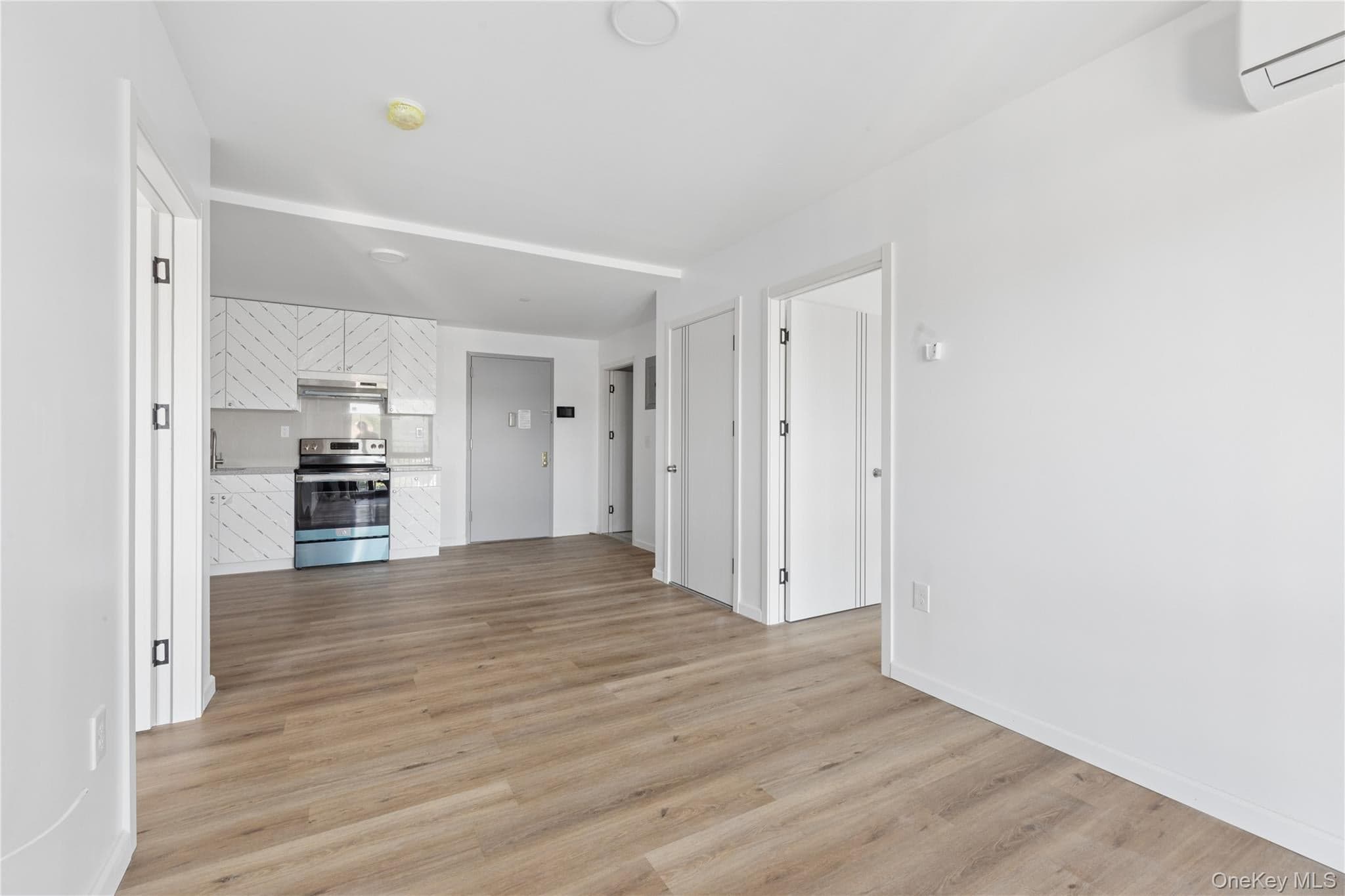 70-25 Queens Boulevard Unit: 7J thumbnail 6