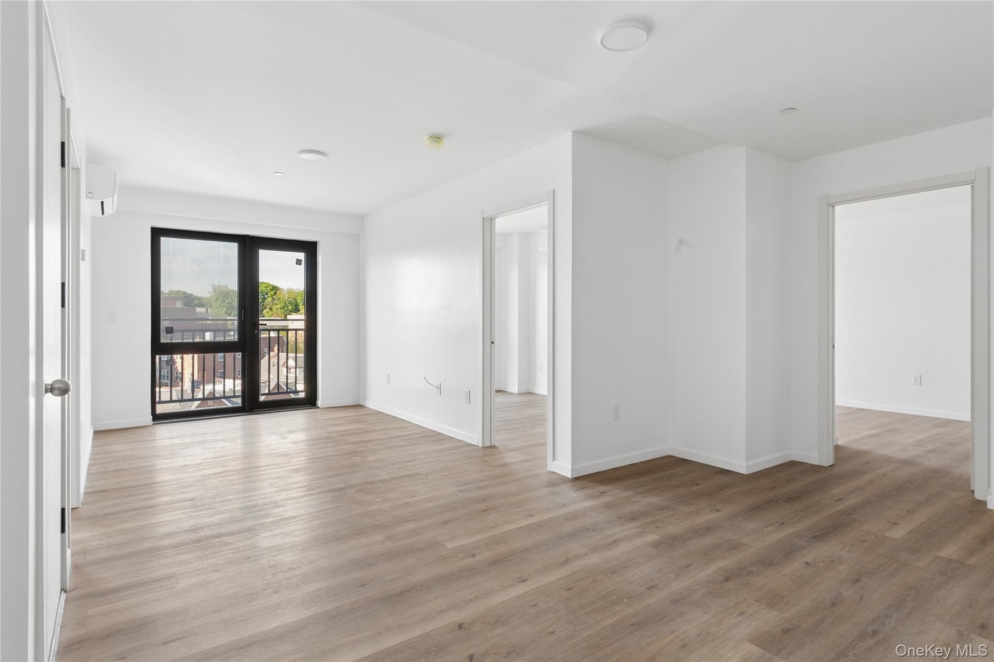 70-25 Queens Boulevard Unit: 7J thumbnail 2