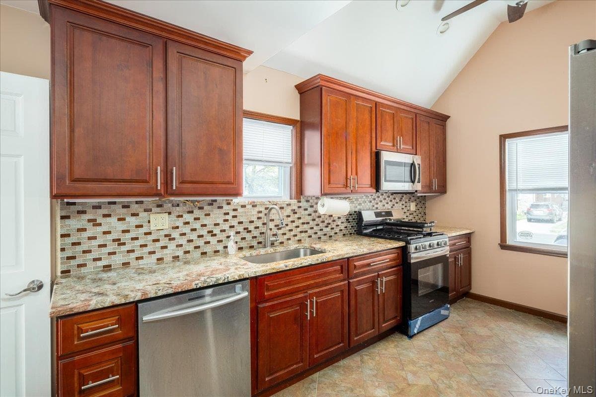 48 Hommell Street thumbnail 11