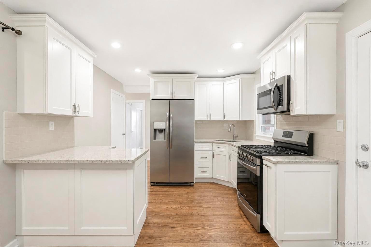 52 E Fenimore Street thumbnail 5