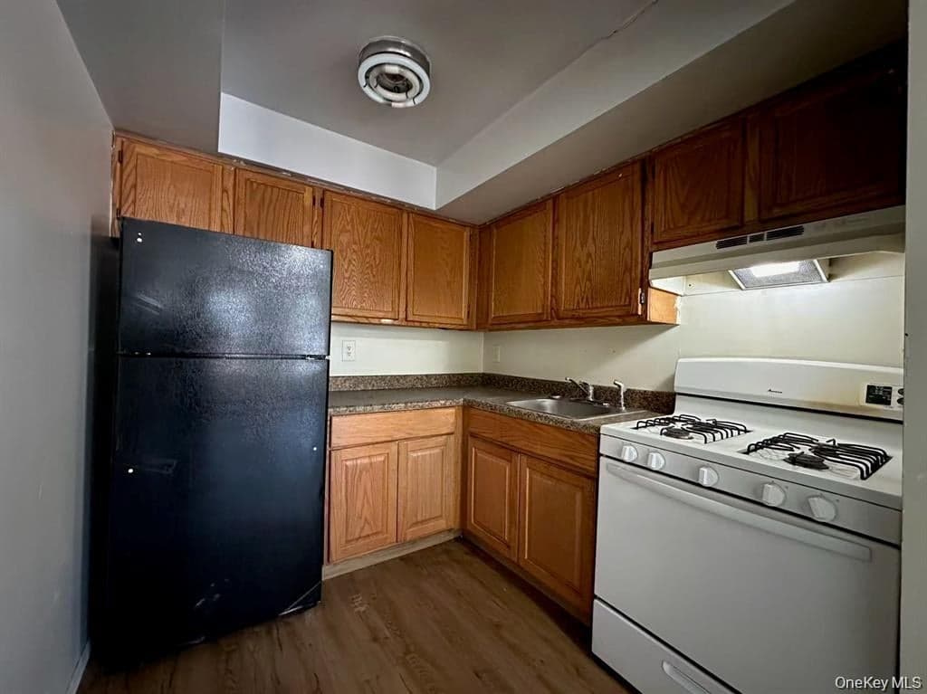 2000 Mapes Avenue thumbnail 20