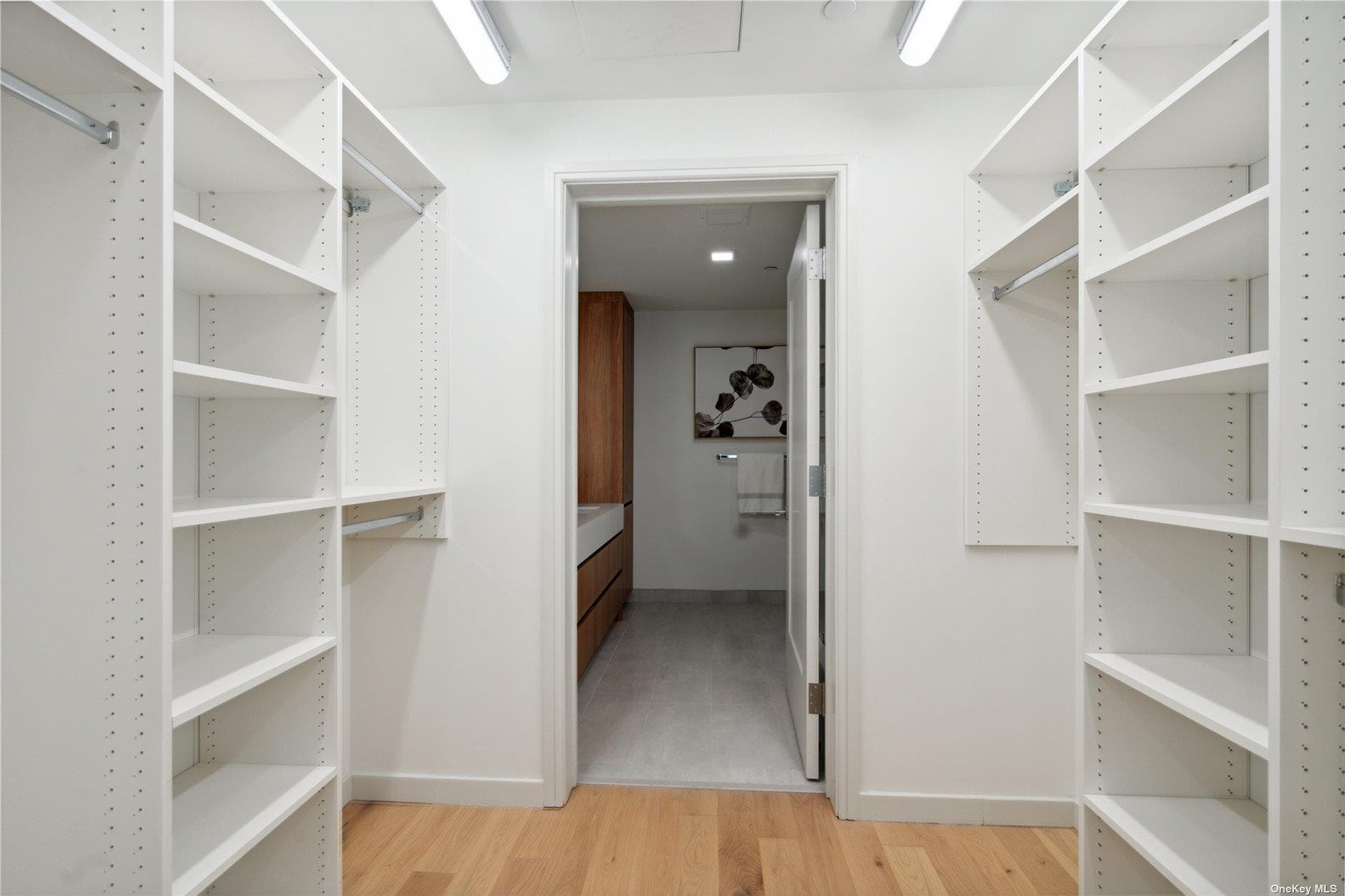 218 Middle Neck Road Unit: 205 thumbnail 20