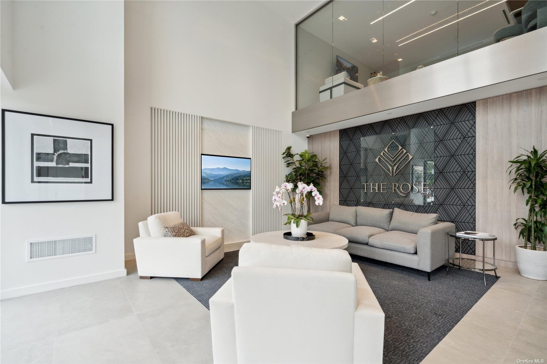 218 Middle Neck Road Unit: 205, Great Neck