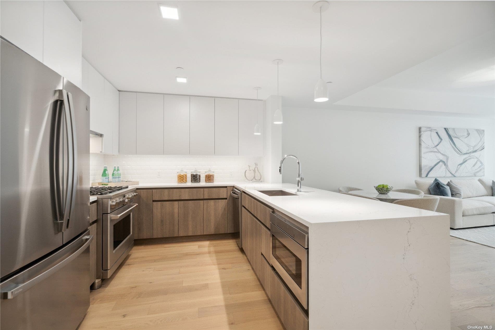 218 Middle Neck Road Unit: 205 thumbnail 17