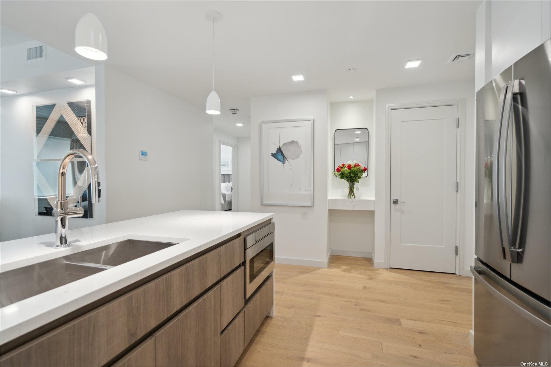 218 Middle Neck Road Unit: 205 thumbnail 12
