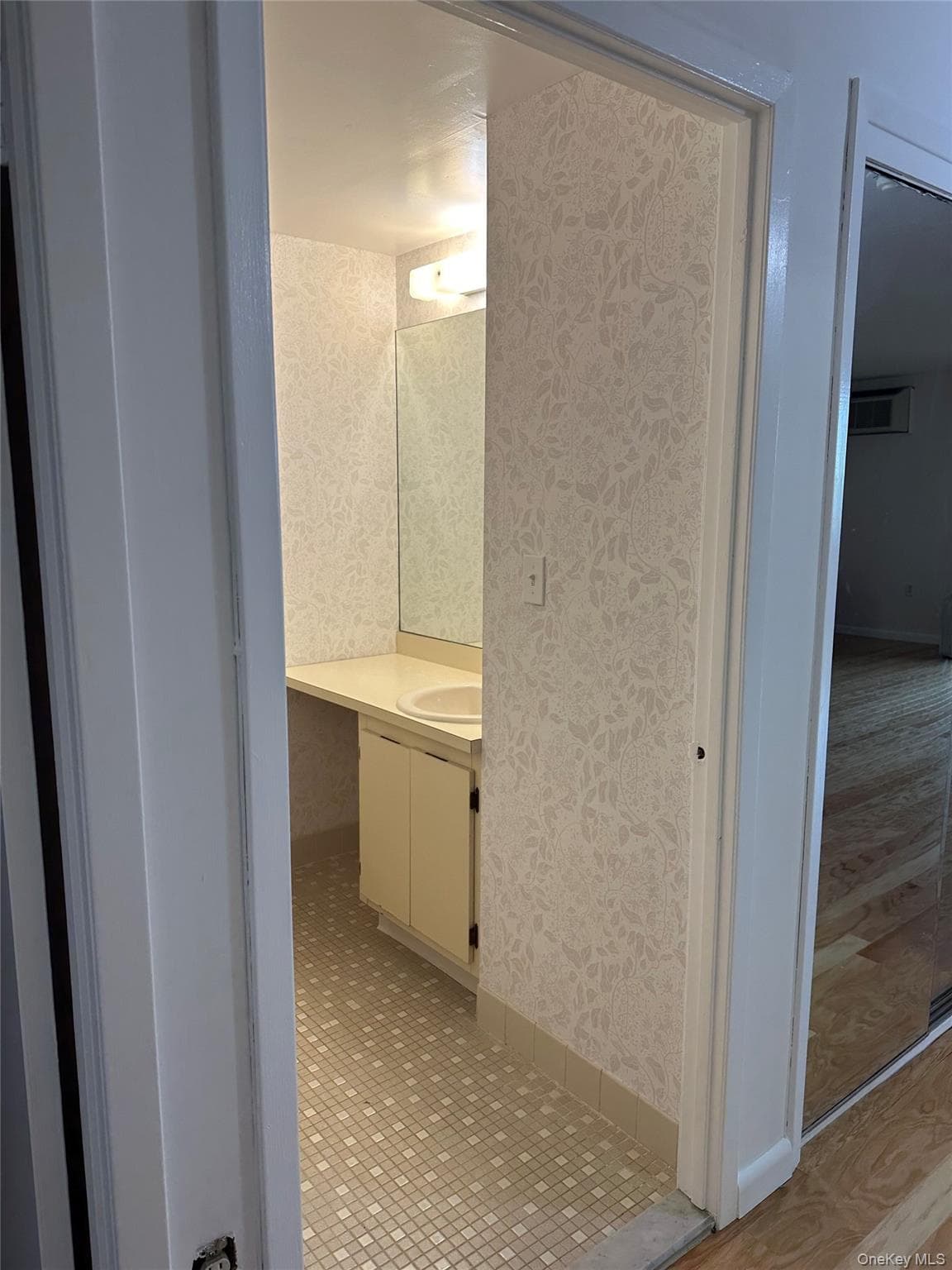 800 Willis Avenue Unit: 105 thumbnail 10