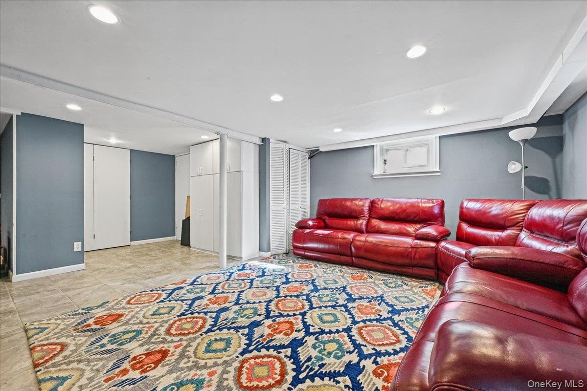 698 Edgewood Drive thumbnail 28