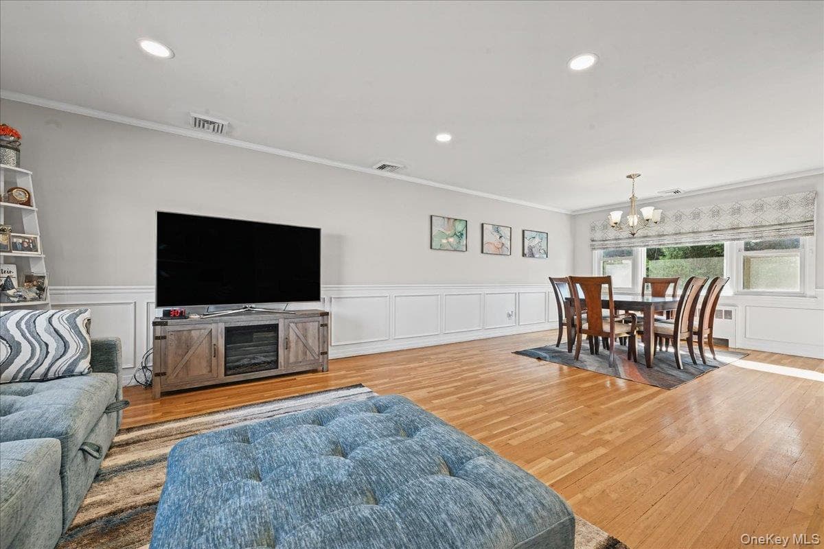 698 Edgewood Drive thumbnail 15