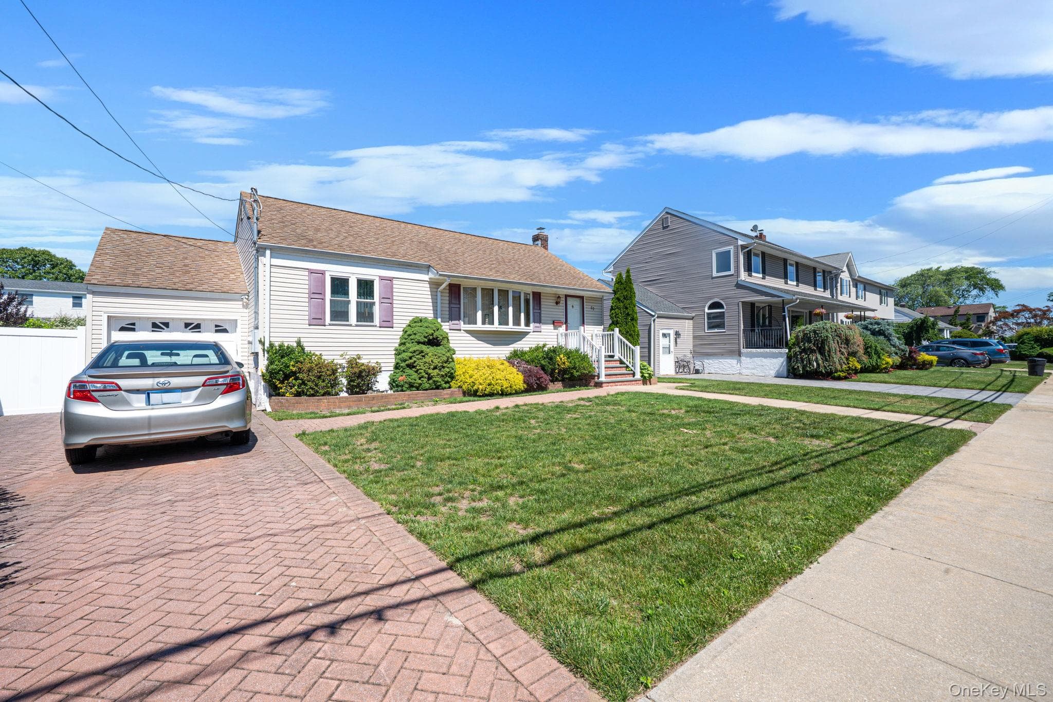 52 Eastlake Avenue thumbnail 3