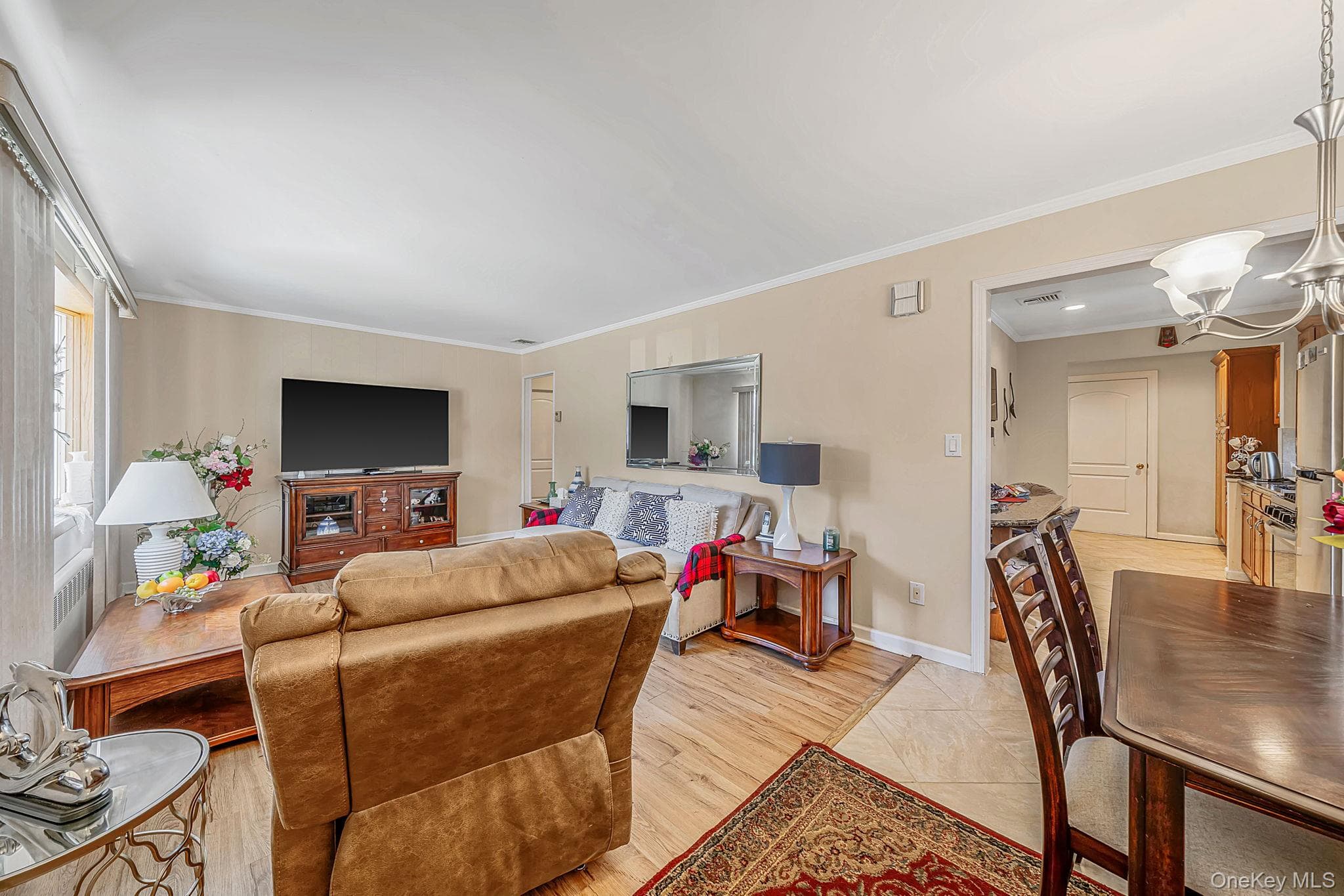 52 Eastlake Avenue thumbnail 5
