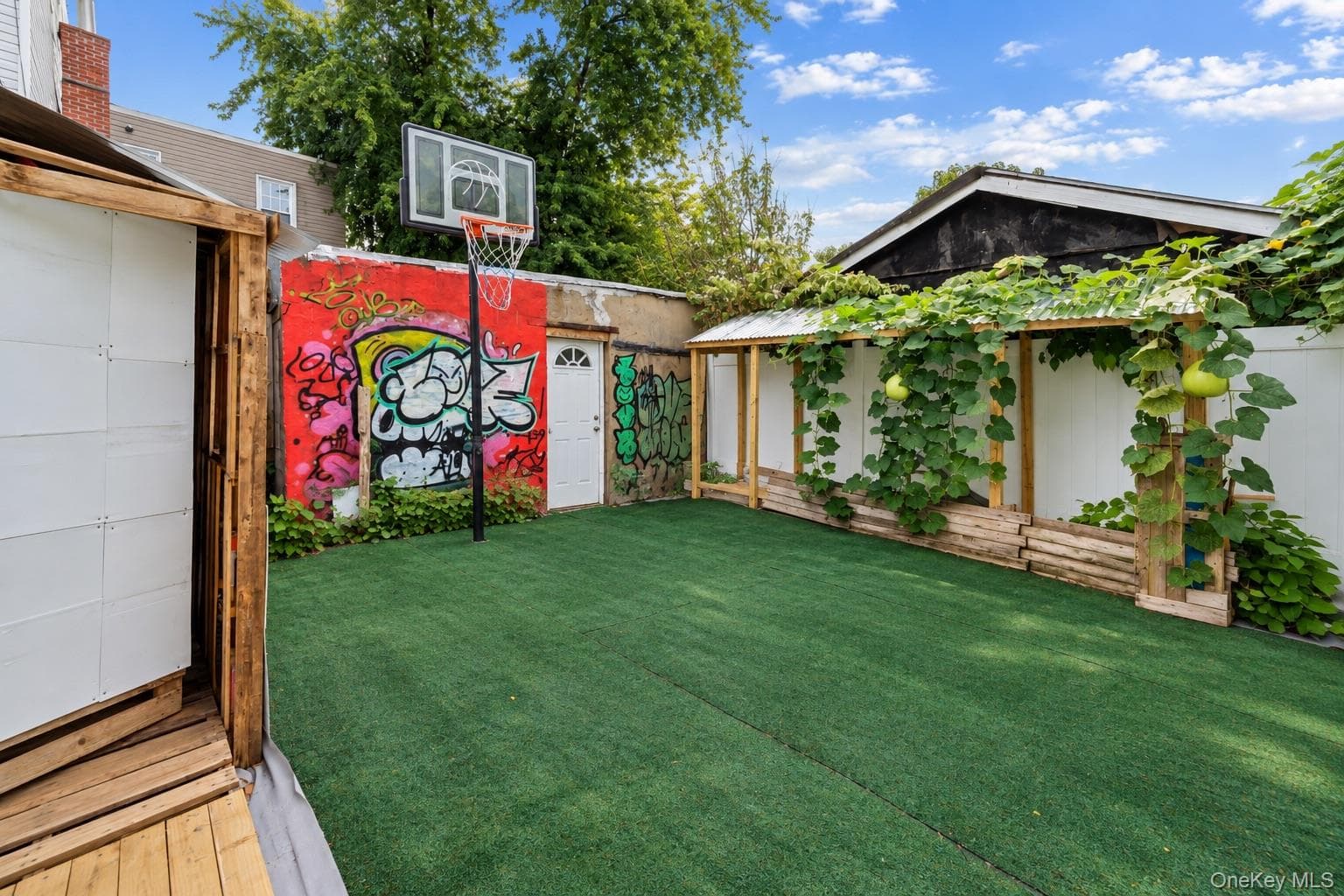 212 Bradford Street thumbnail 6