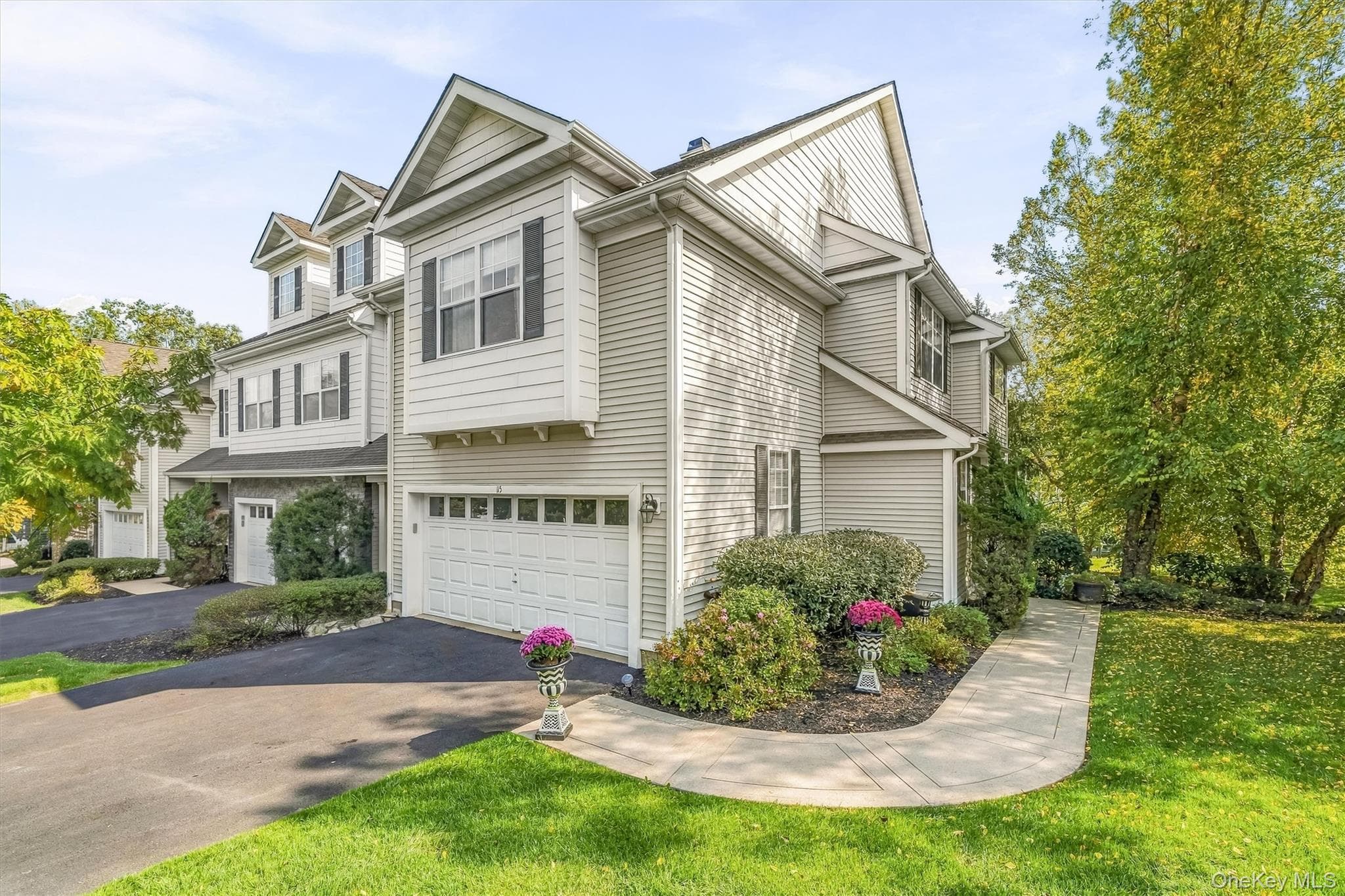 15 Country Club Drive, Middletown