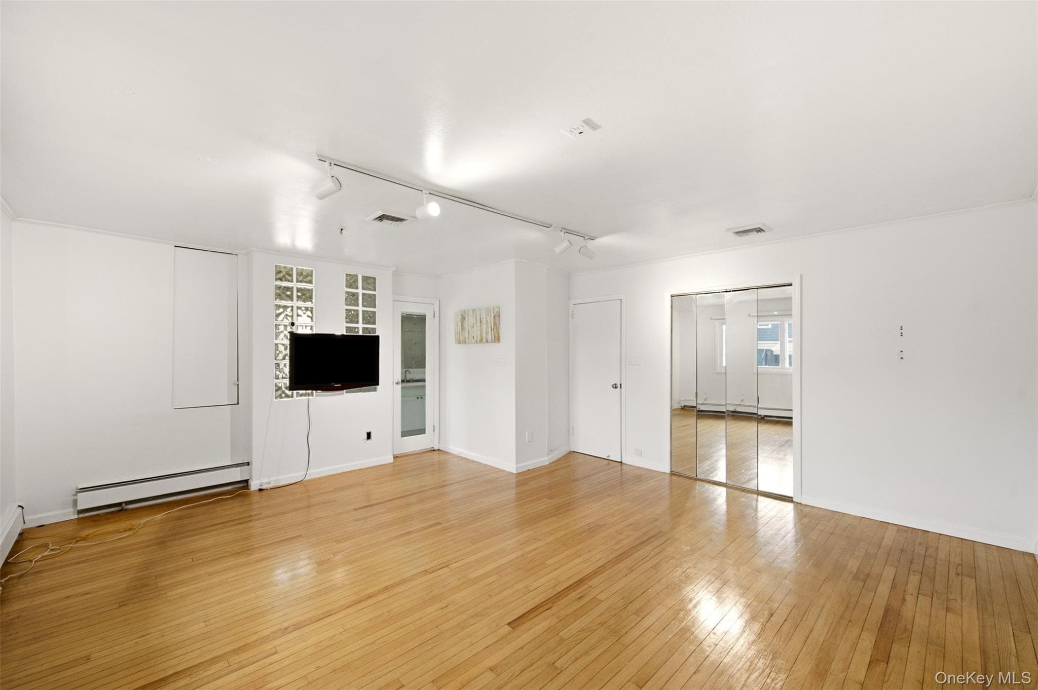 160 Clearmeadow Drive thumbnail 12