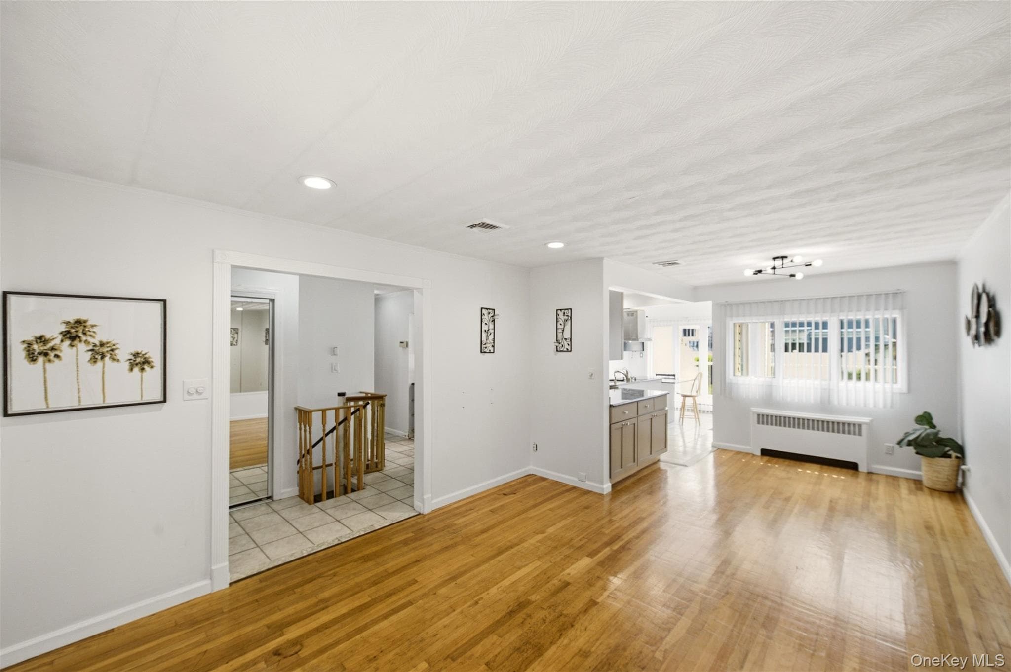 160 Clearmeadow Drive, East Meadow