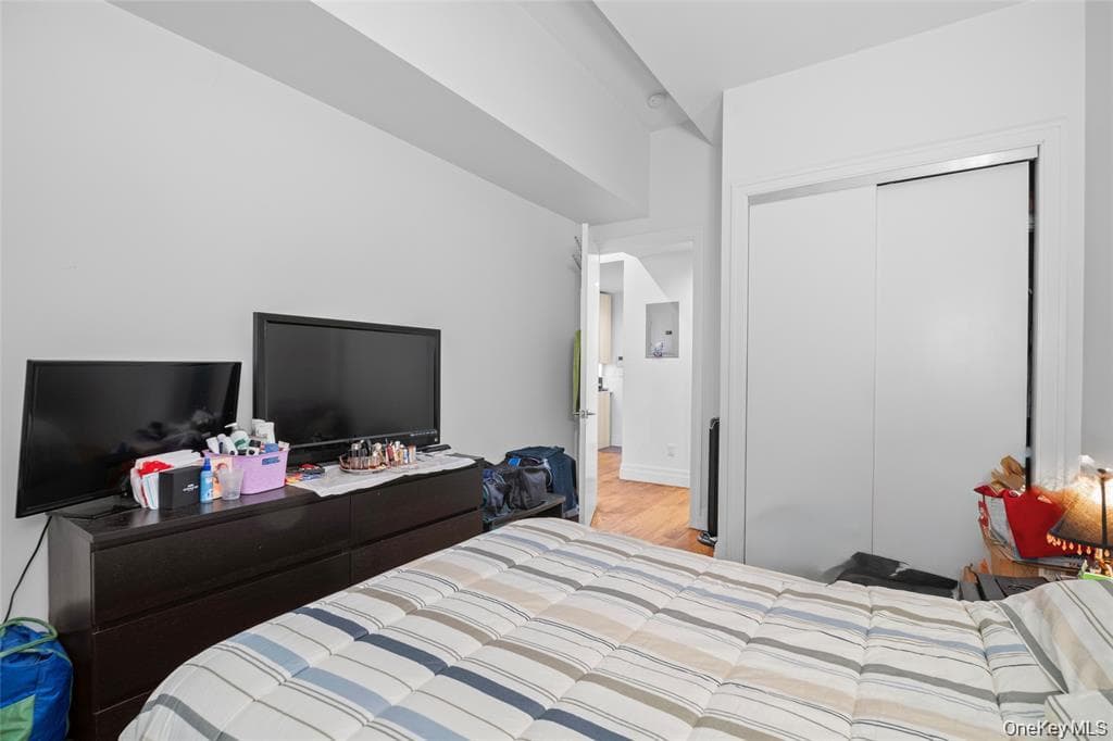 850 Metropolitan Avenue Unit: 1E thumbnail 8