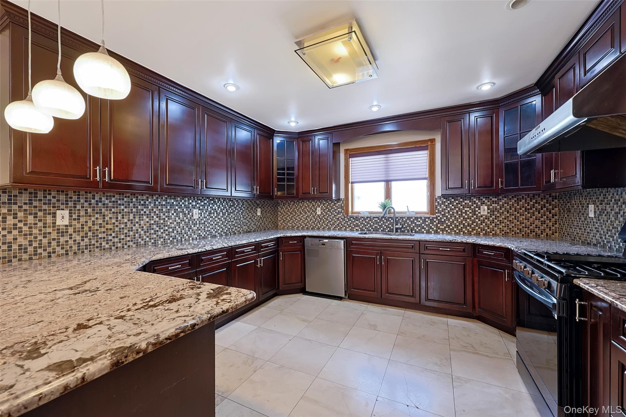 61-36 Cloverdale Boulevard thumbnail 10
