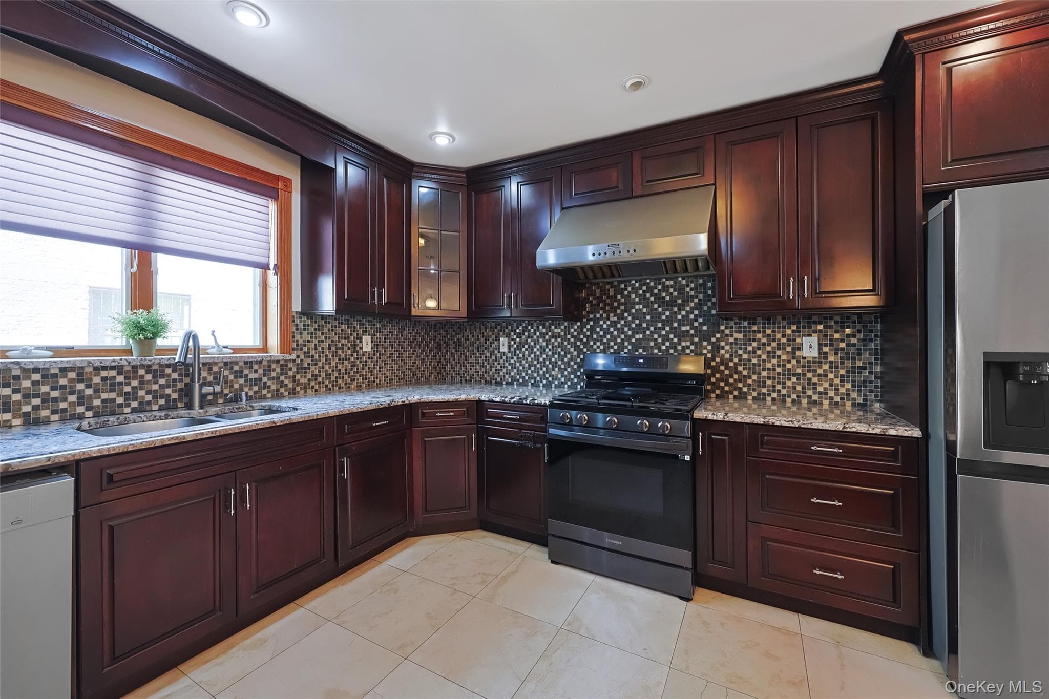 61-36 Cloverdale Boulevard thumbnail 11