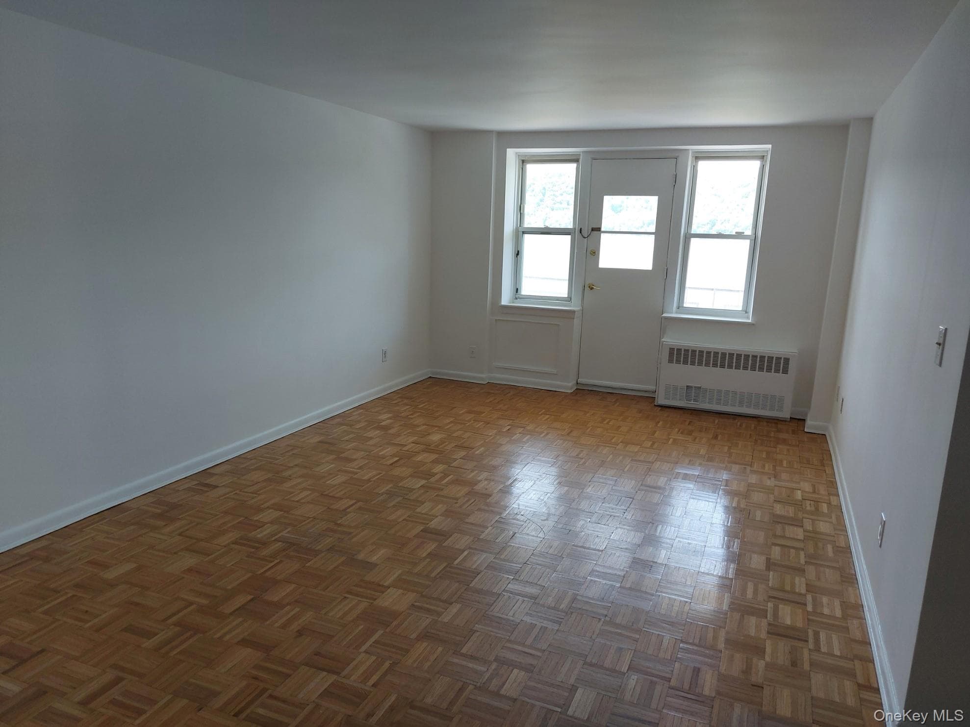 679 Warburton Avenue Unit: 1L thumbnail 3