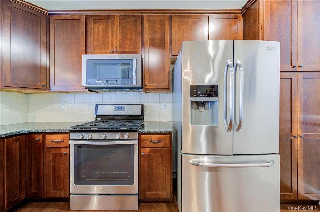 732 Regency Drive thumbnail 17