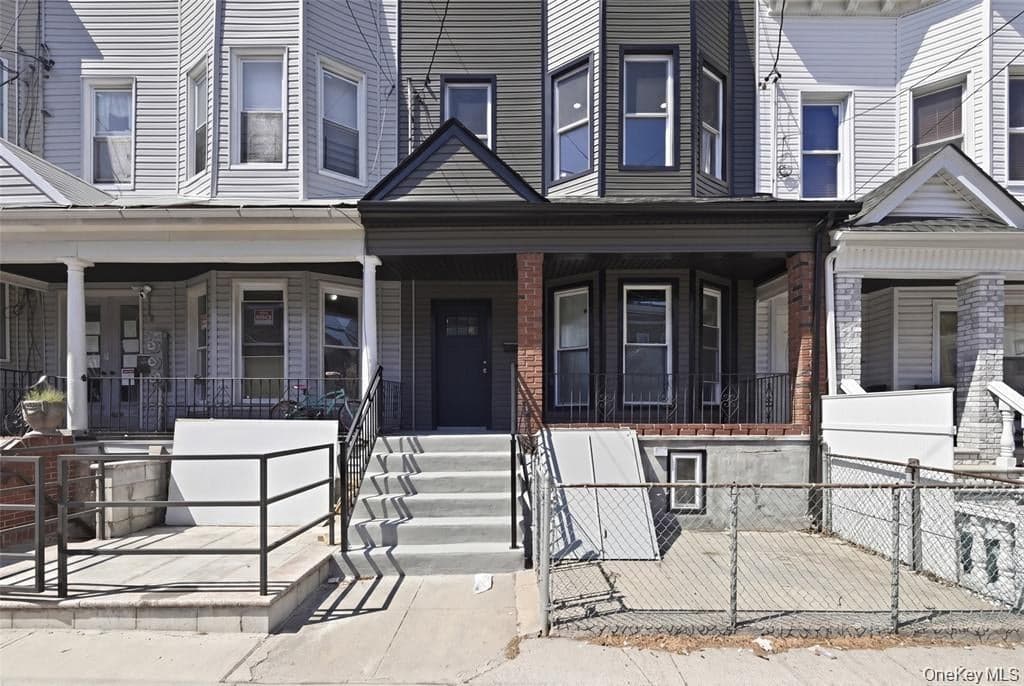 9209 88th Avenue, Woodhaven
