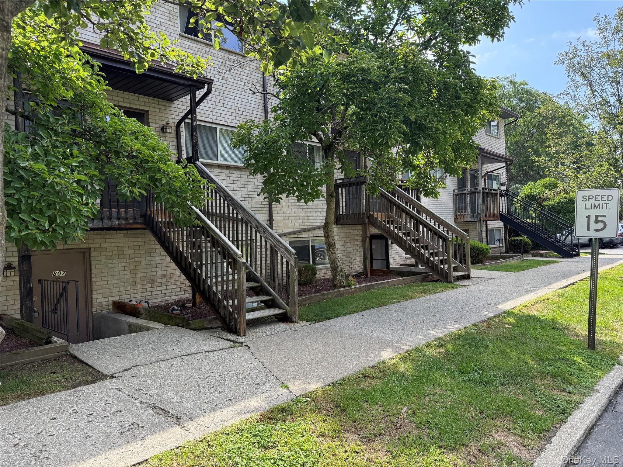 26 Cooper Road Unit: 810 photo 1