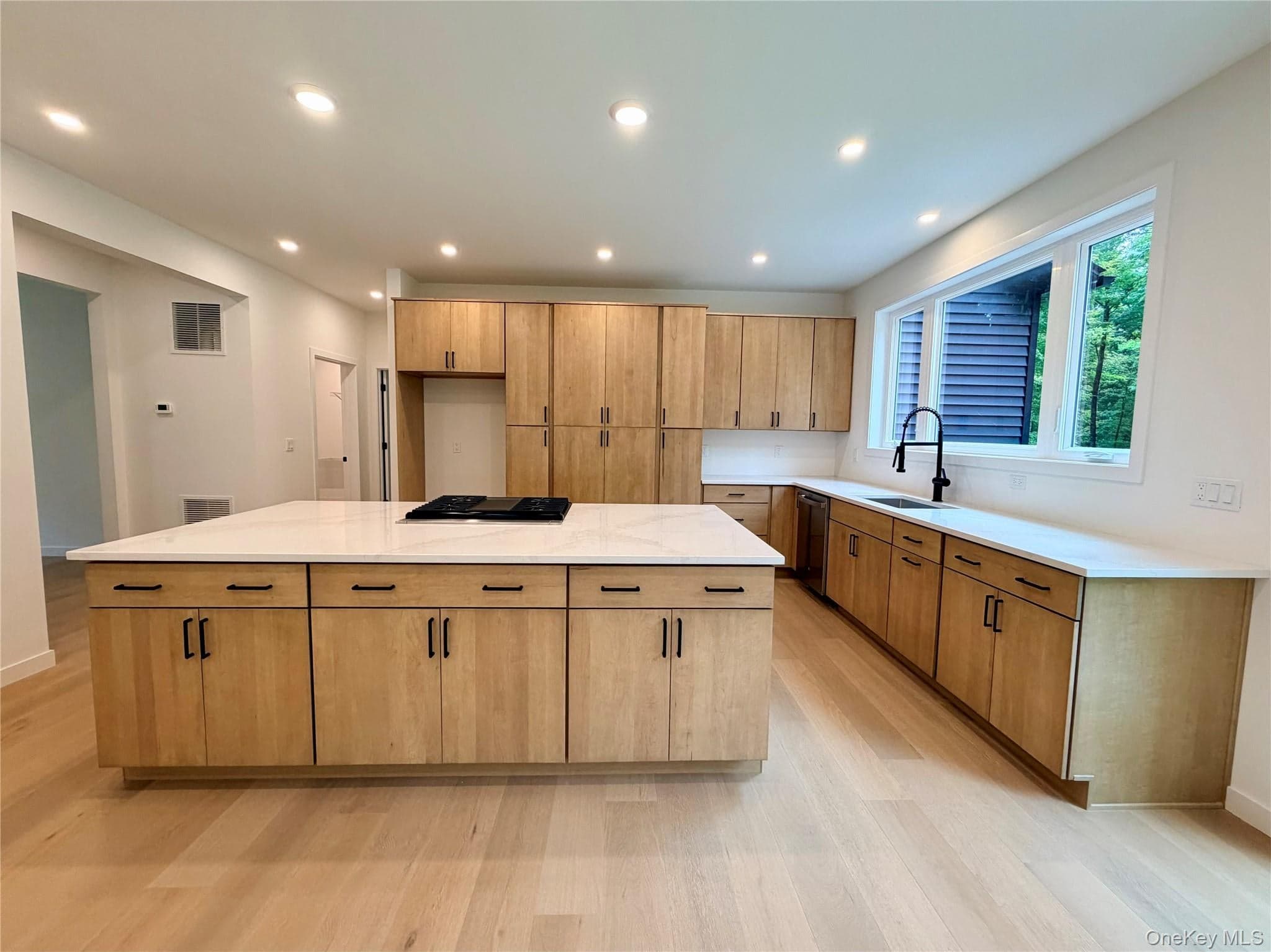 43 Maple Hill Drive thumbnail 11