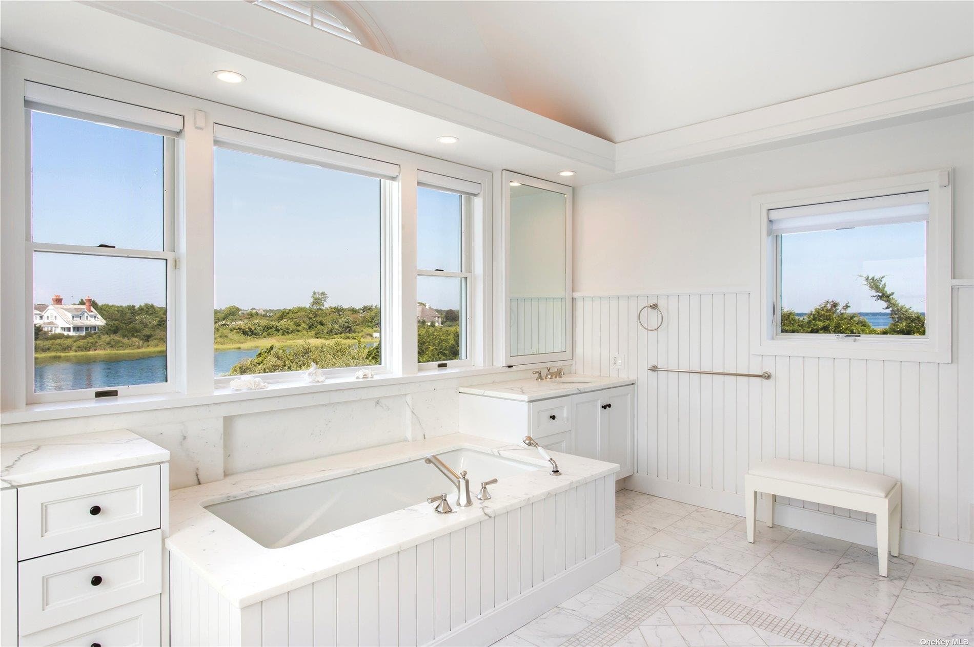 157 Dune Road thumbnail 16