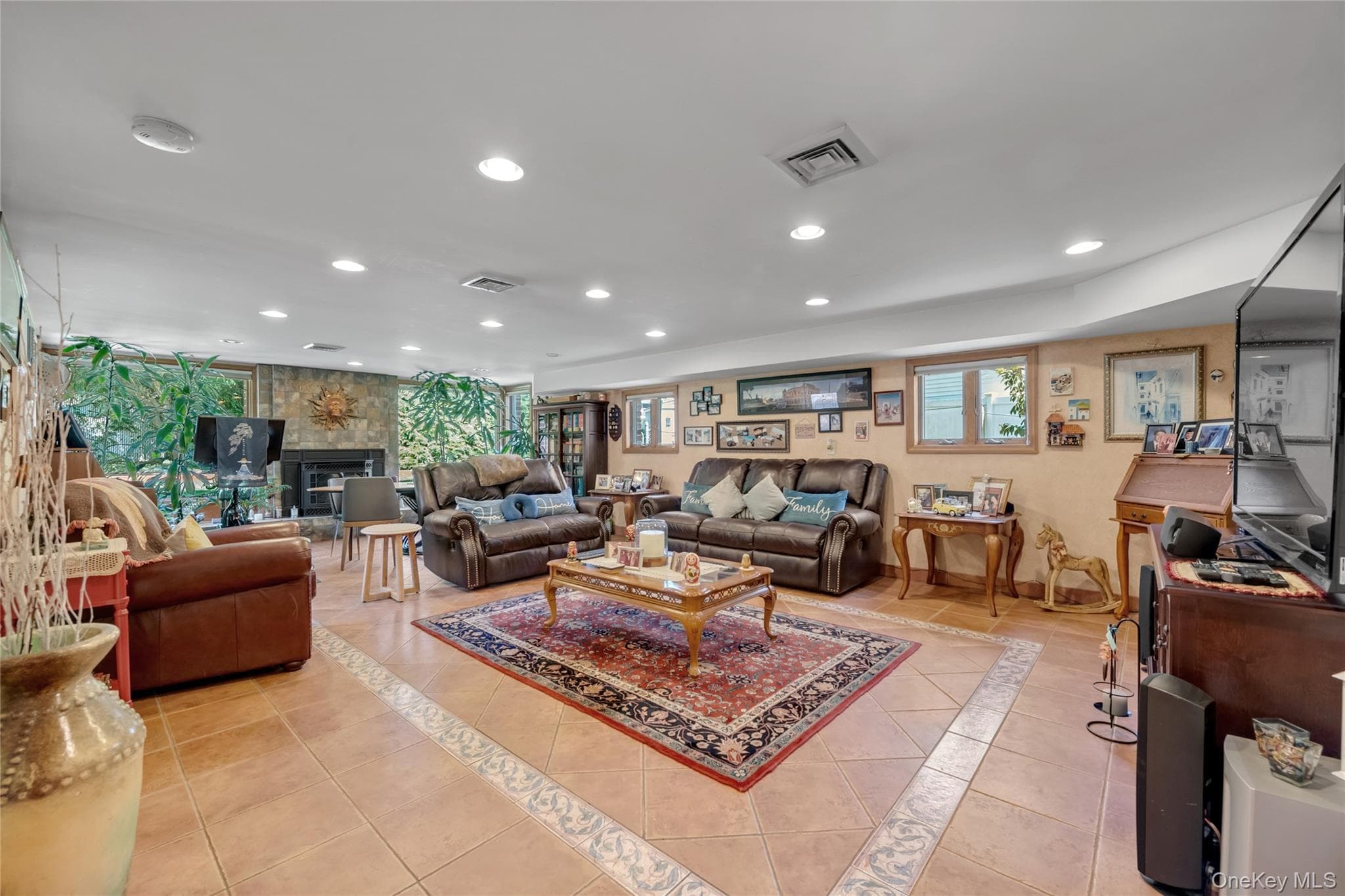 936 Stratford Court thumbnail 17