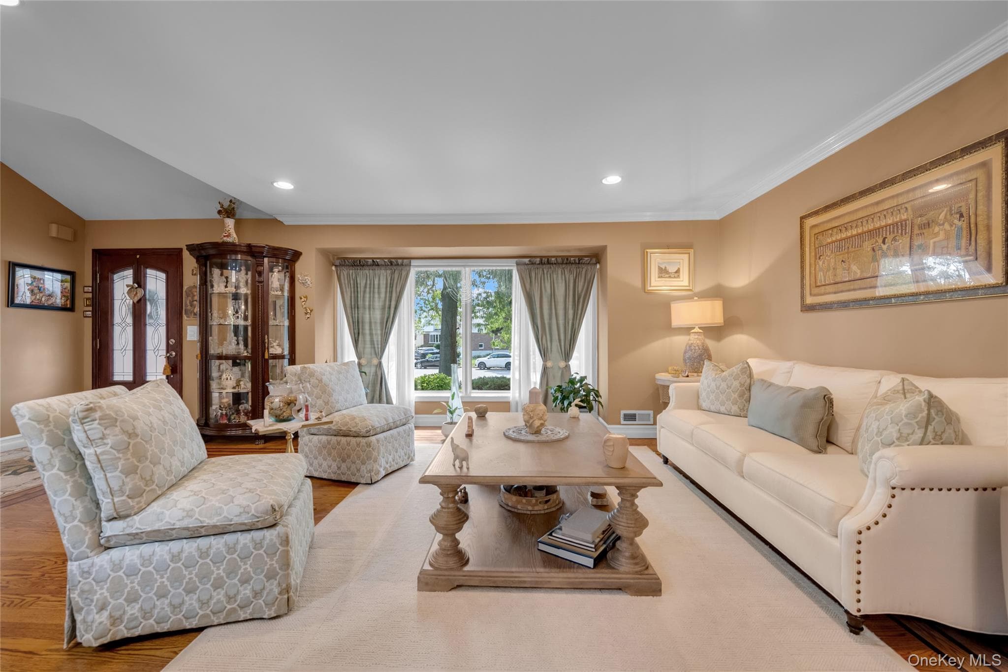 936 Stratford Court thumbnail 4