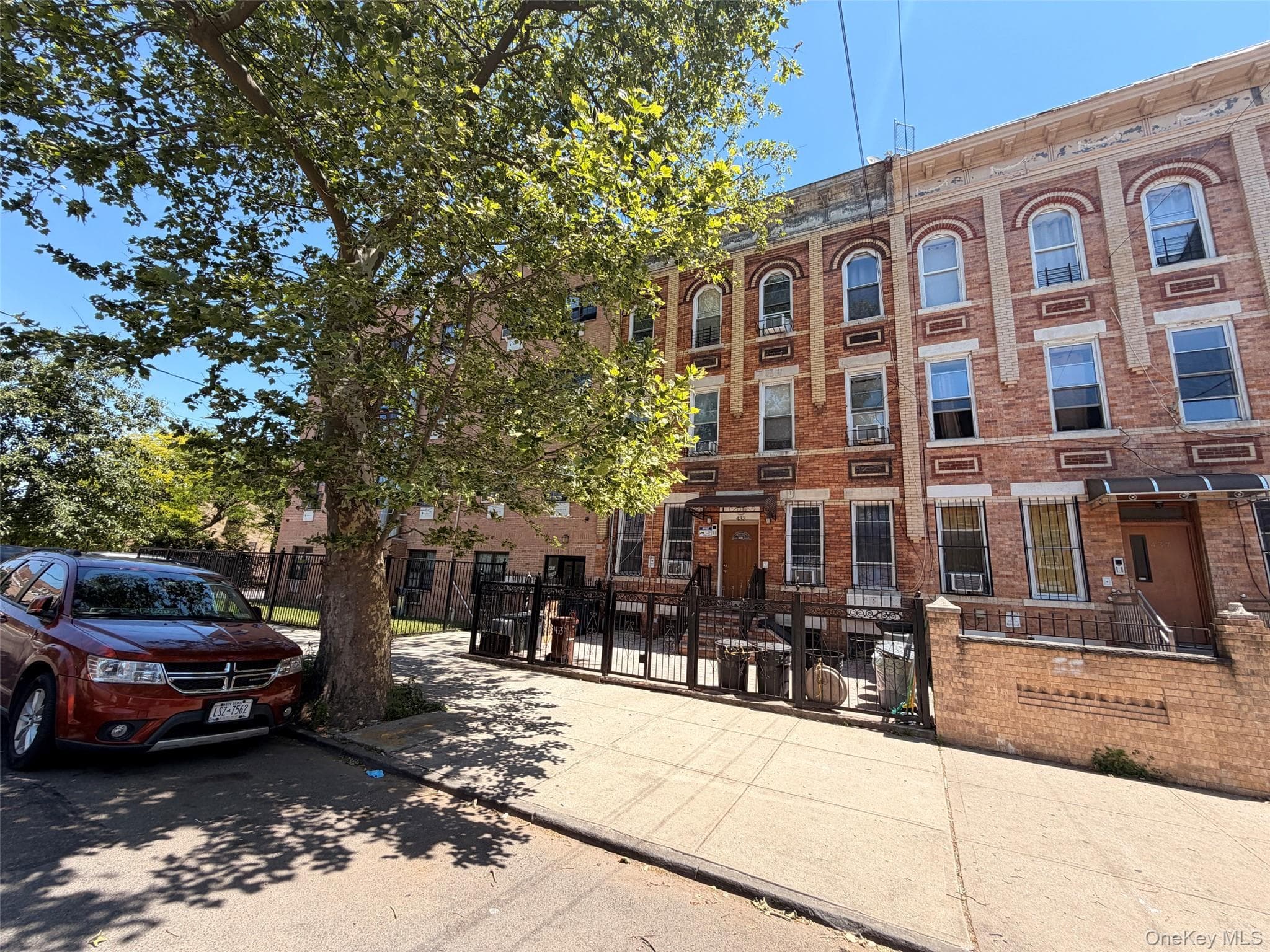 433 Wyona Street thumbnail 2