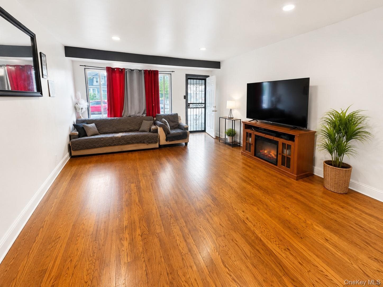 10713 Sutter Avenue thumbnail 9