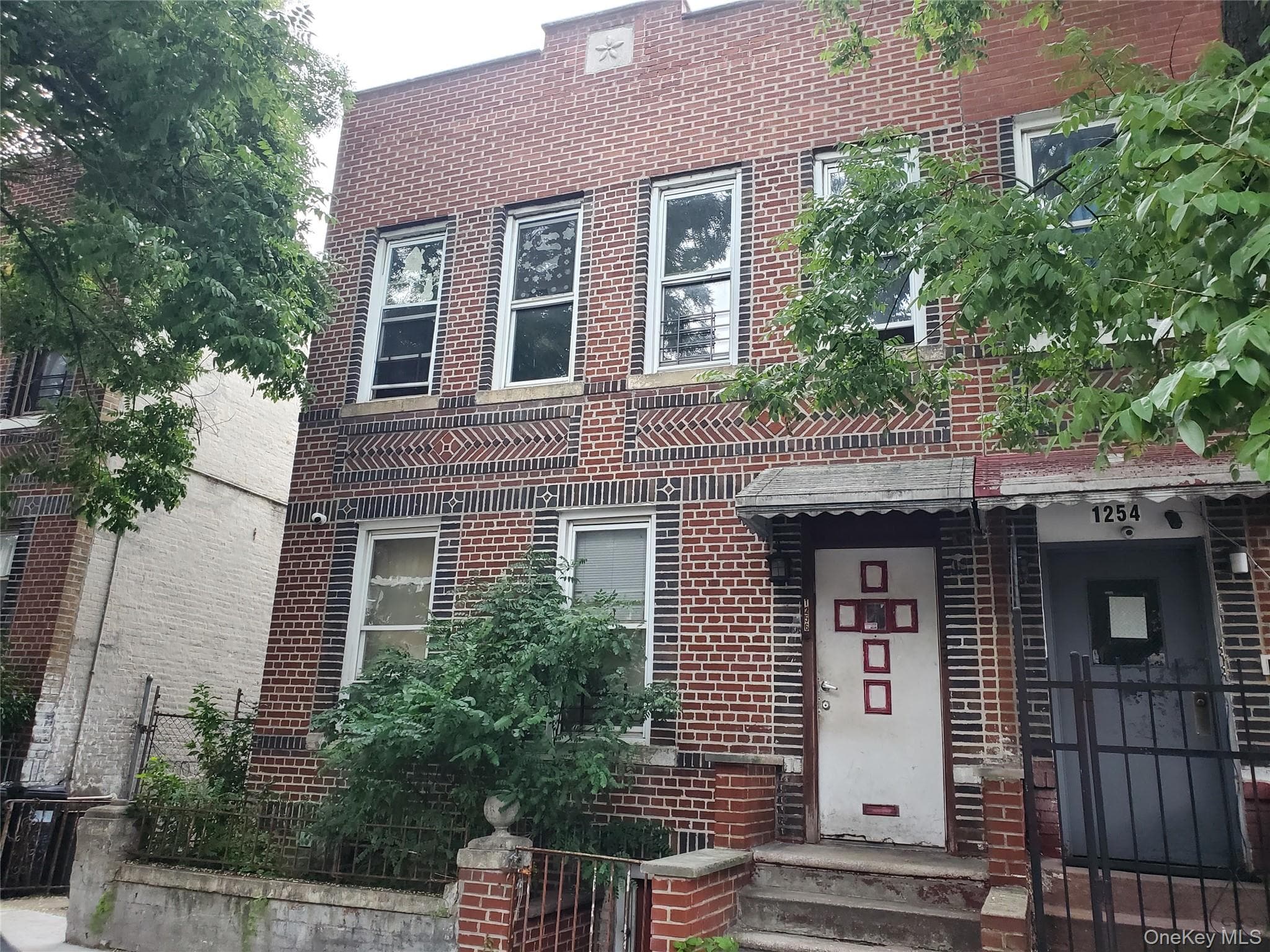 1256 Noble Avenue thumbnail 2