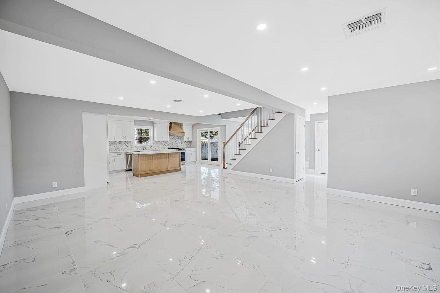 110 Bayberry Lane thumbnail 10