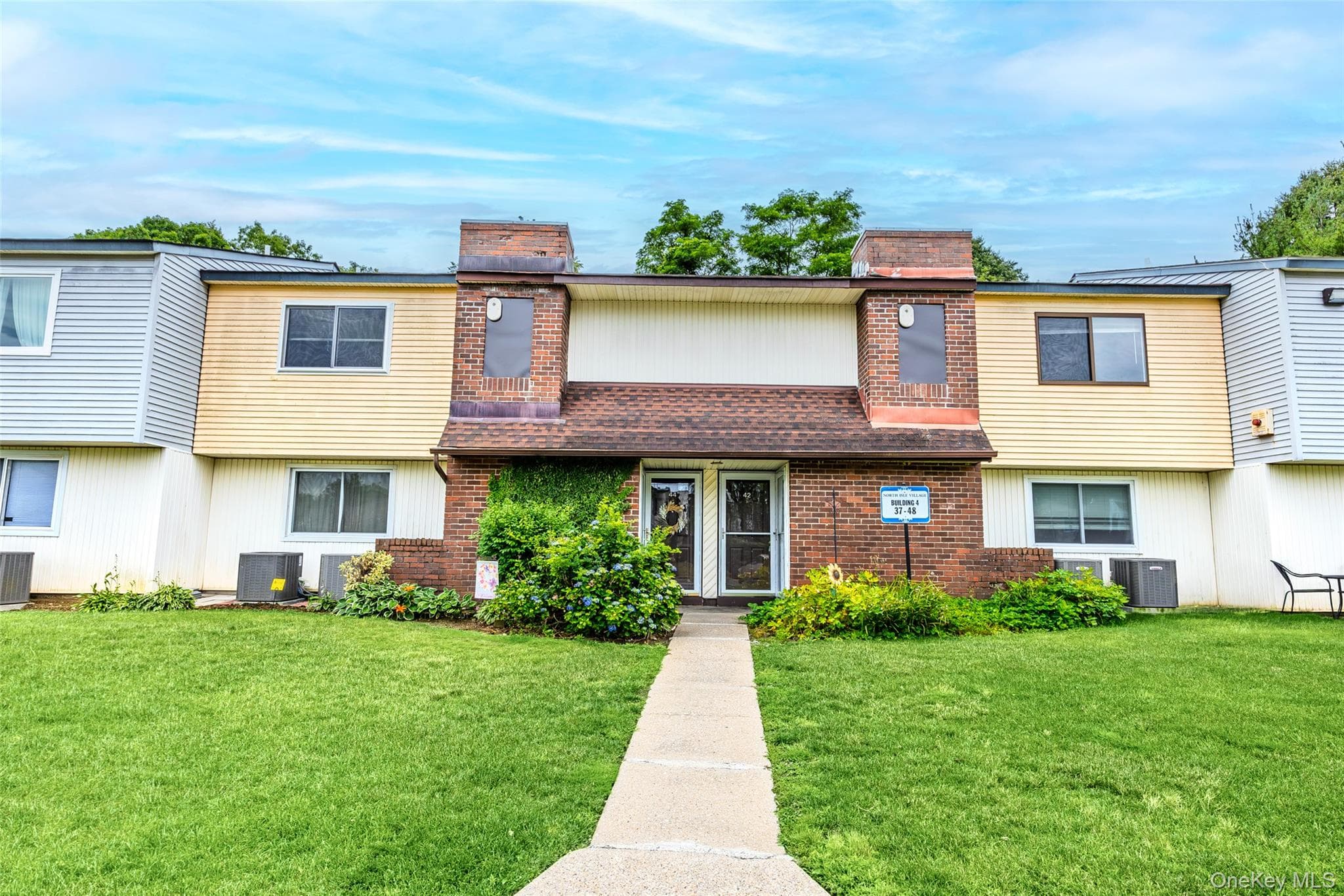 42 Pointe Circle South CIR, Coram