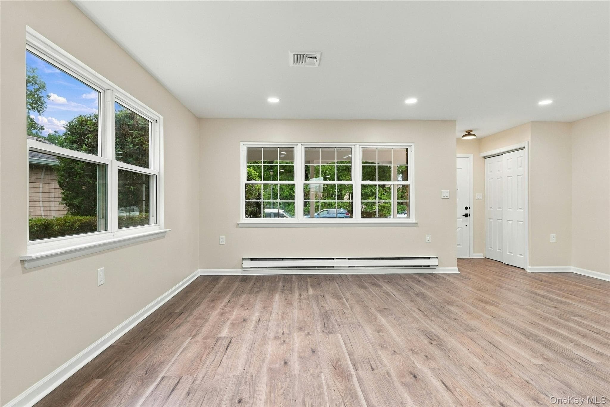 257 Edinburgh Drive thumbnail 10
