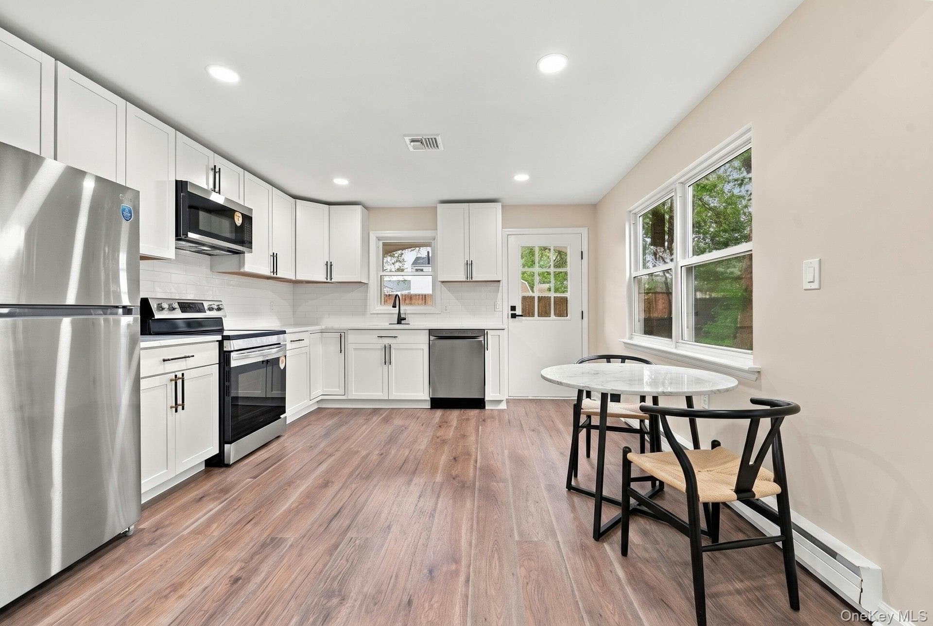 257 Edinburgh Drive thumbnail 14