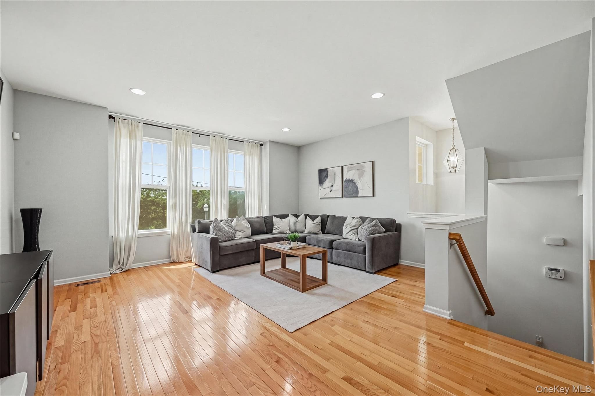 806 Hawthorn Way thumbnail 7