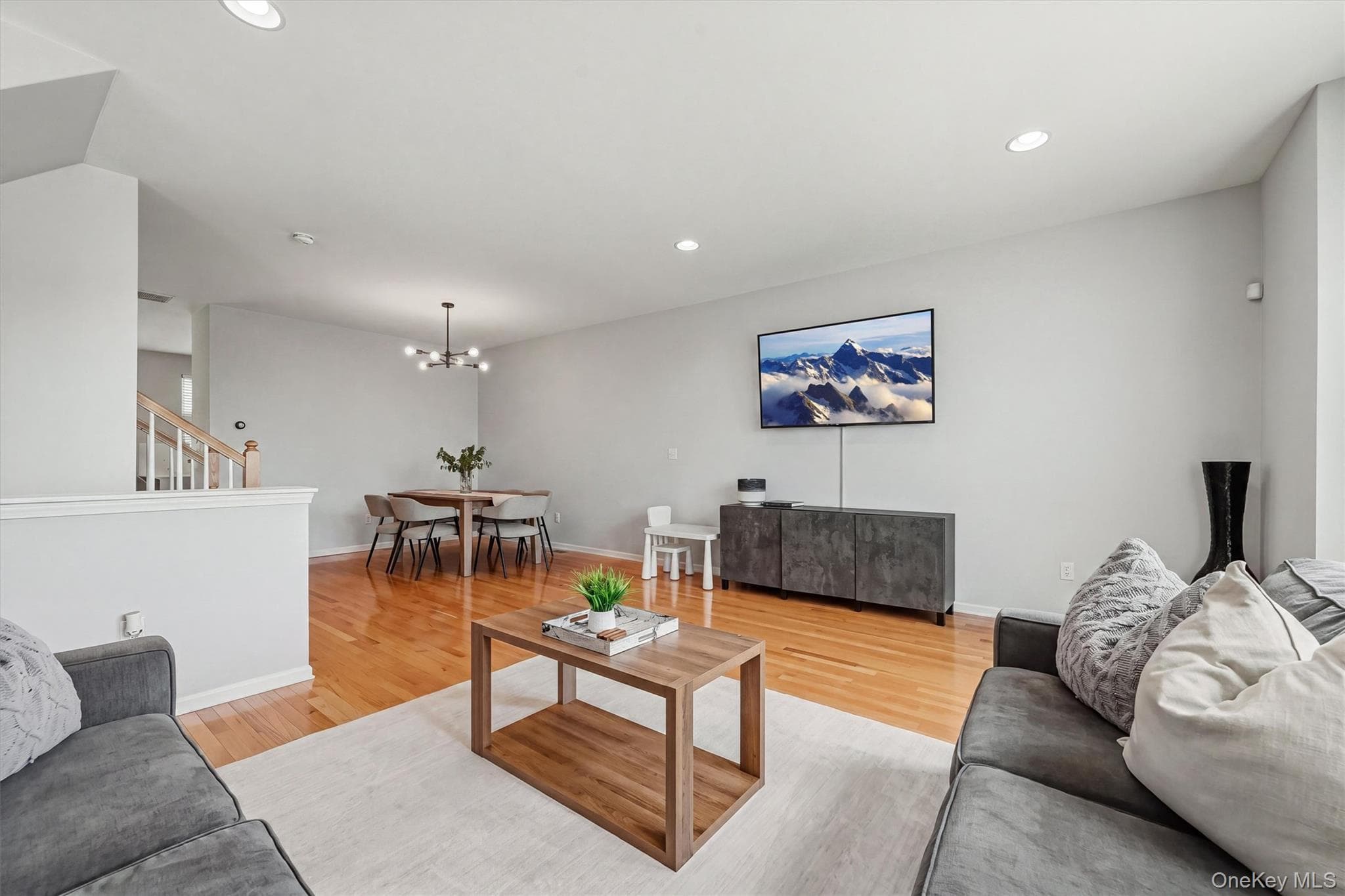 806 Hawthorn Way thumbnail 10