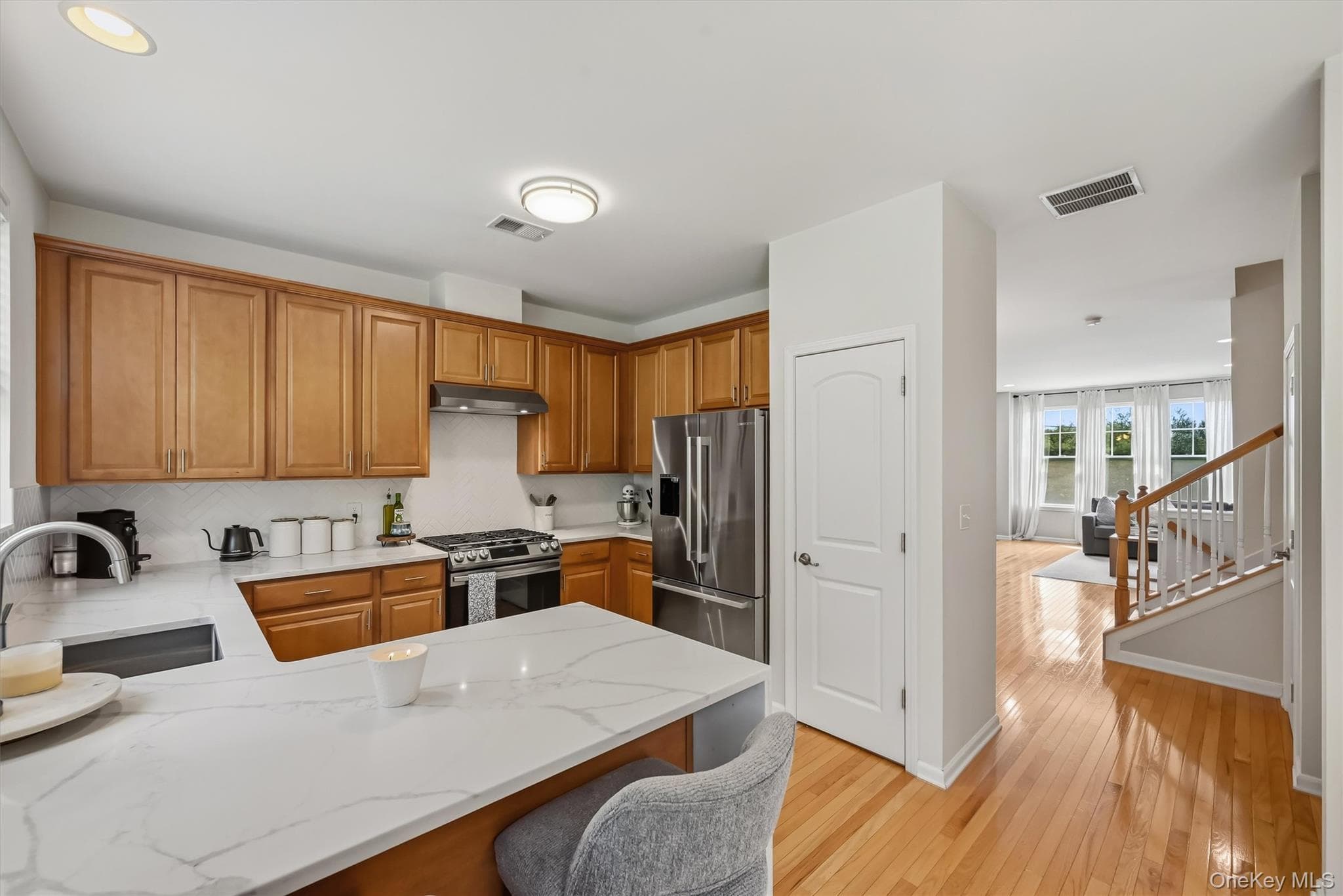 806 Hawthorn Way thumbnail 13