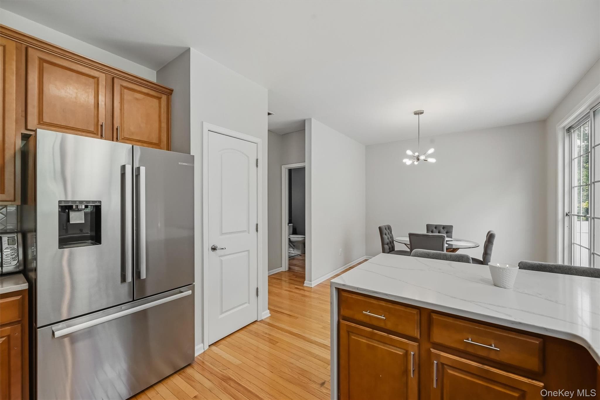 806 Hawthorn Way thumbnail 18