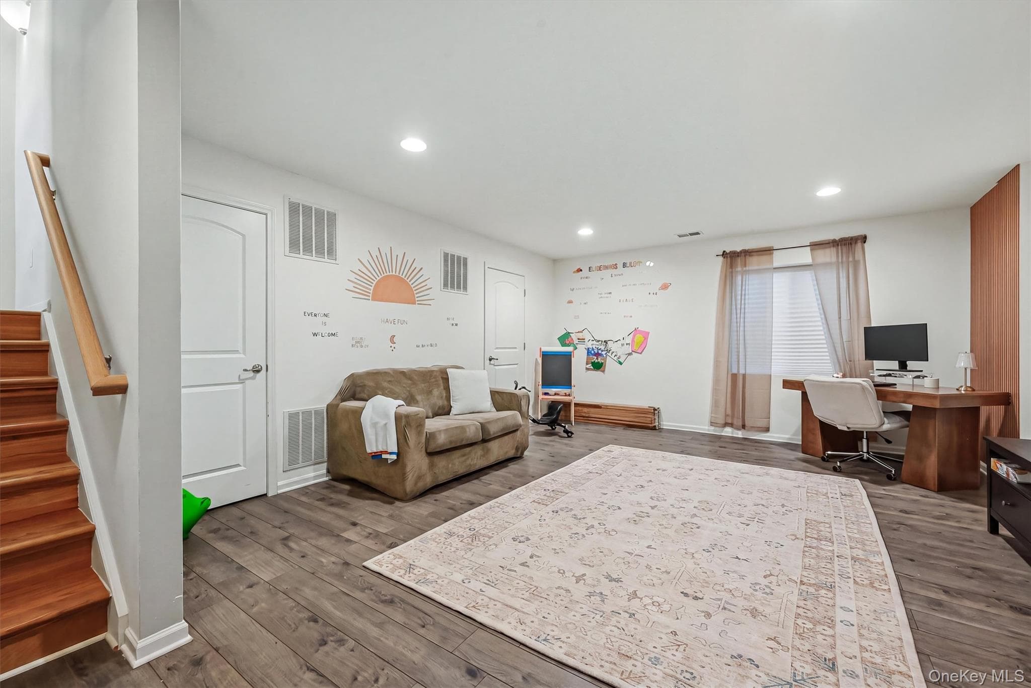 806 Hawthorn Way thumbnail 33