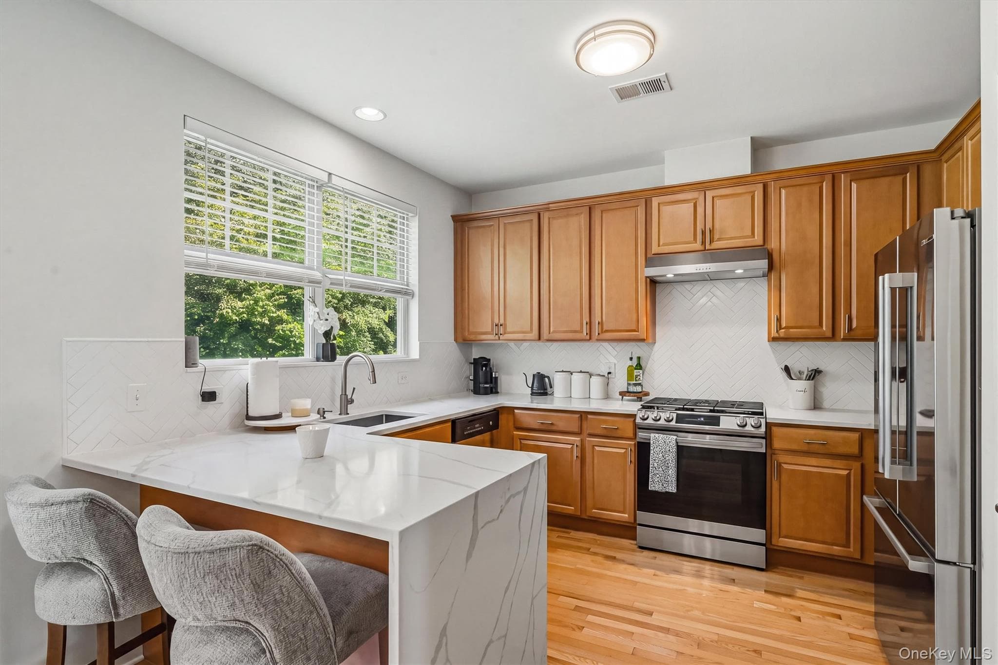 806 Hawthorn Way thumbnail 14