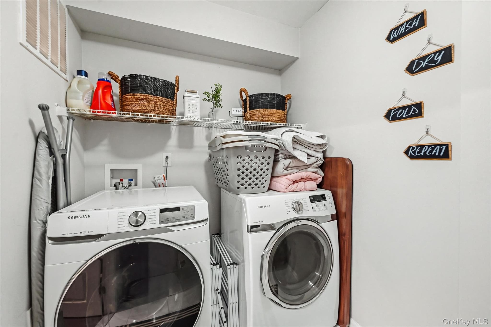 806 Hawthorn Way thumbnail 35