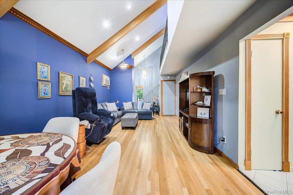 142 N Emerald Drive thumbnail 22