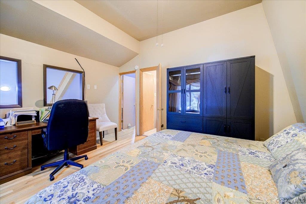 142 N Emerald Drive thumbnail 31