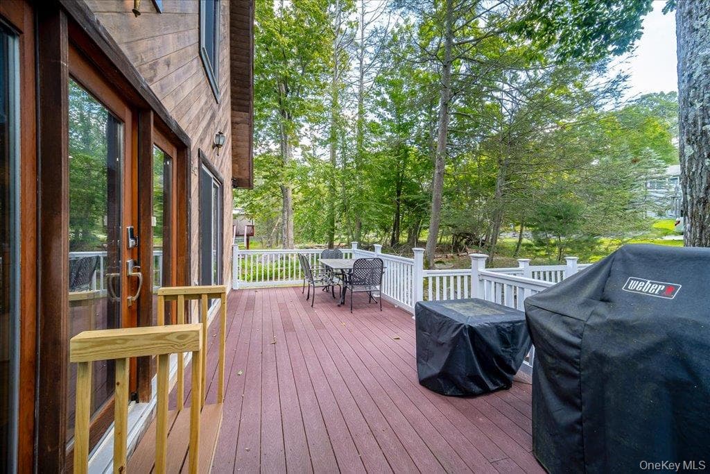 142 N Emerald Drive thumbnail 8