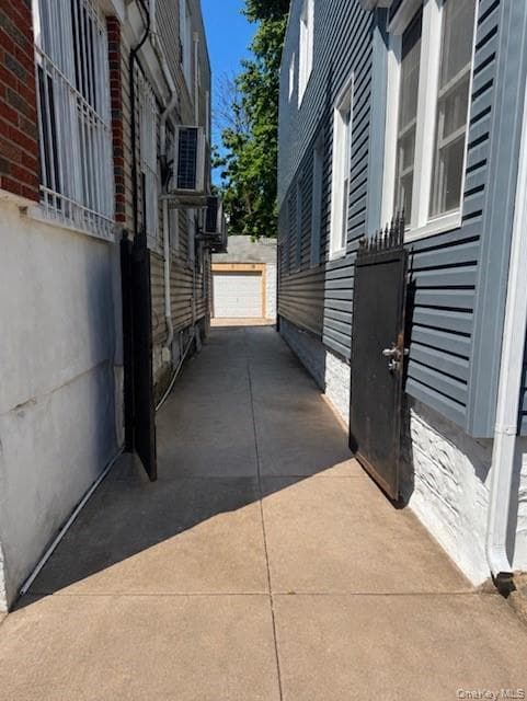 214 E 38th Street thumbnail 27